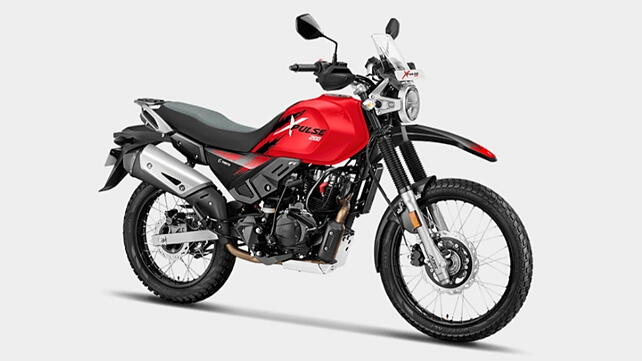 Hero Xpulse 200 Right Front Three Quarter