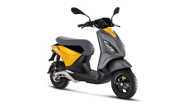 Piaggio One electric scooter unveiled 
