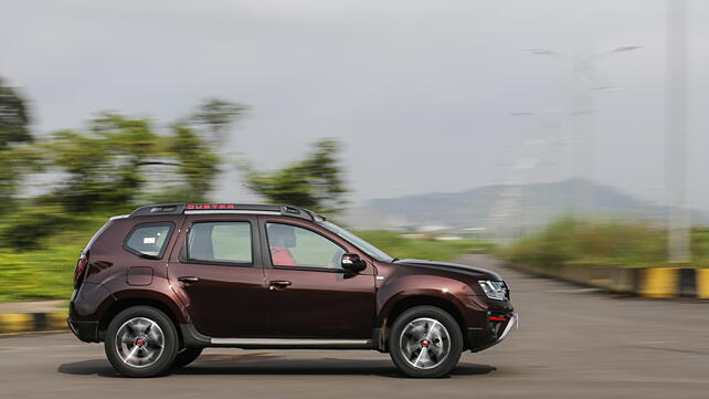 Renault Duster Right Side View