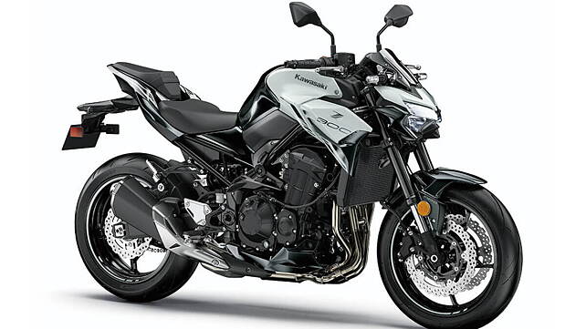2022 Kawasaki Z900 unveiled; gets new colours