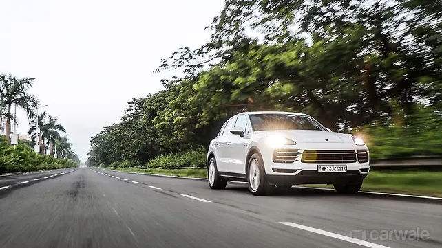 Porsche Cayenne Right Front Three Quarter