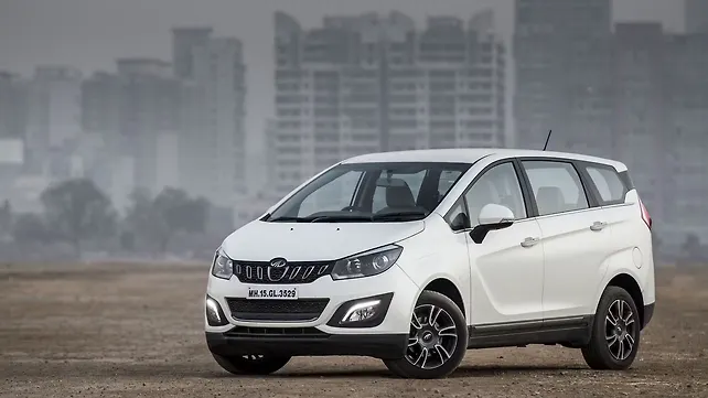 Mahindra Marazzo Left Front Three Quarter Mahindra Marazzo Left Front Three Quarter
