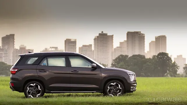 Hyundai Alcazar [2021-2023] Right Side View