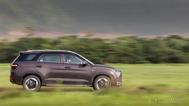 Hyundai Alcazar [2021-2023] Right Side View