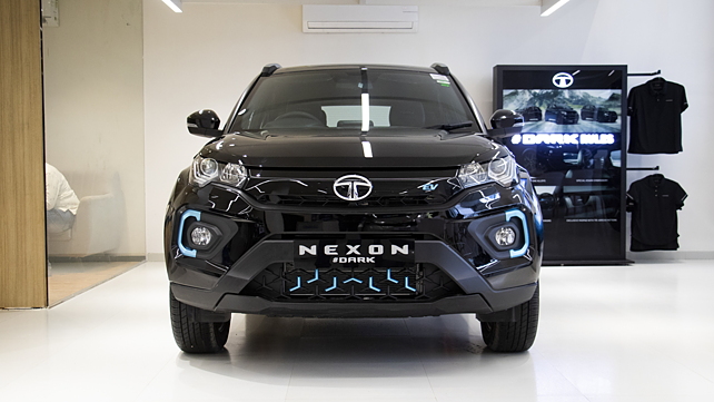 Tata Nexon EV Dark Edition First Look - CarWale