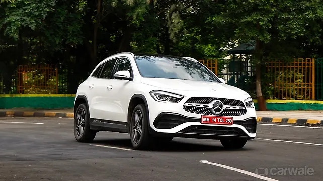 Mercedes-Benz GLA [2021-2024] Right Front Three Quarter