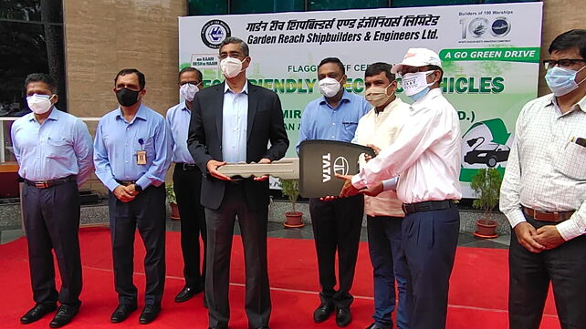 कोलकाता में की गई 14 टाटा एक्‍सप्रेस-टी इलेक्‍ट्र‍िक वीइकल्स की डिलिवरी  