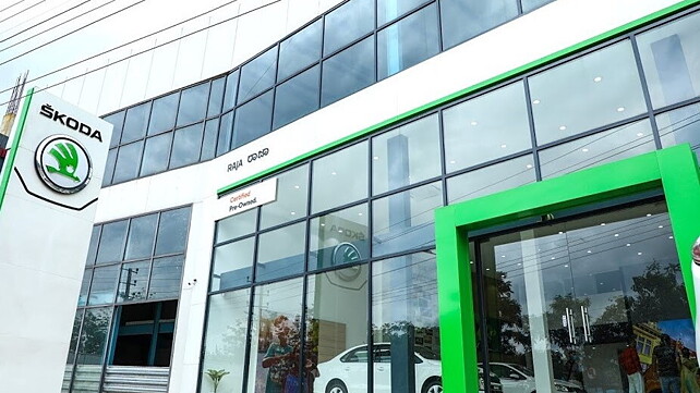 Skoda India Inaugurates A New Showroom In Bangalore - CarWale