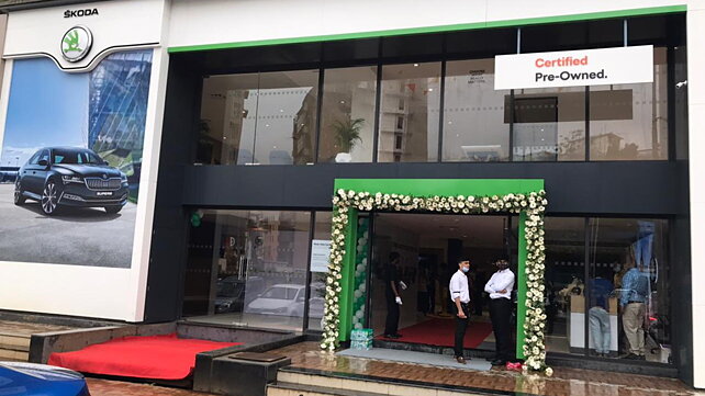 Skoda India Opens New Showroom In Mumbai - CarWale