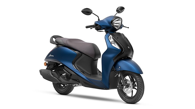 Yamaha Fascino 125 Fi Hybrid available in 9 colour options - BikeWale