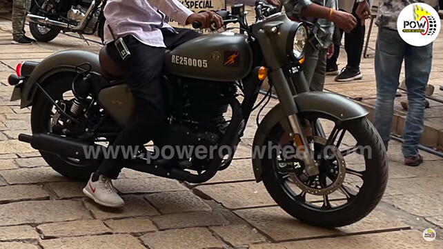 Upcoming Royal Enfield Classic 350 Signals spotted ahead of launch BikeWale