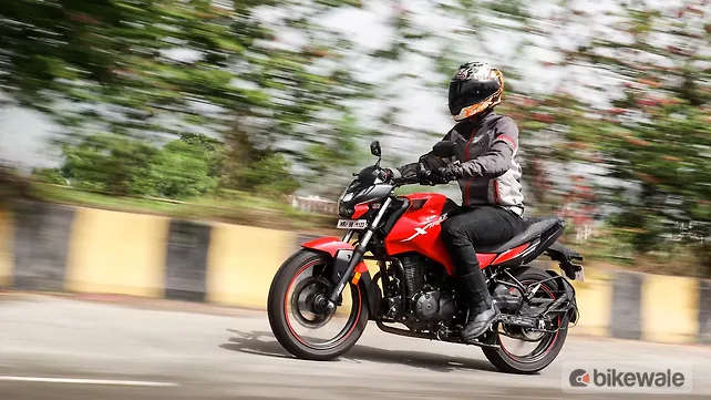 TVS Apache RTR 160 4V Left Front Three Quarter TVS Apache RTR 160 4V Left Front Three Quarter