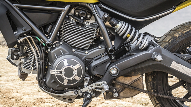 Ducati scrambler deals usb port