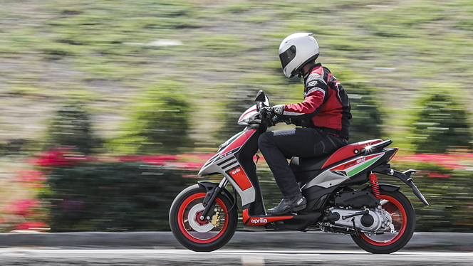 Scooty aprilia 150 online price