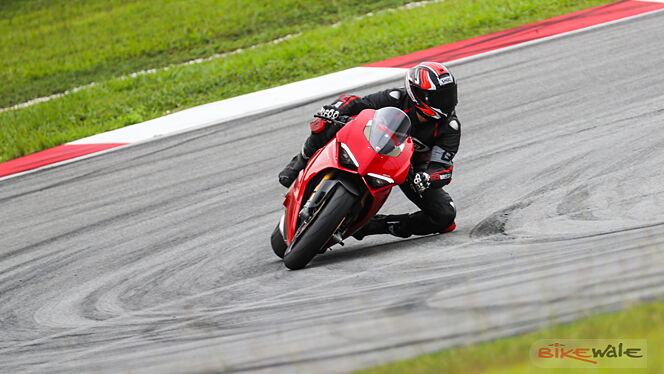 Ducati Panigale V4 S Action