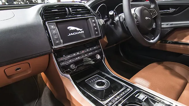 Jaguar Xe 2016 2019 Images Colors Reviews Carwale