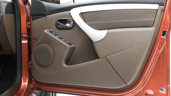 Renault Duster 2016 2019 Rxe Petrol 2016 2017 Price In