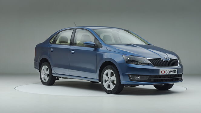 Skoda Fabia Price - Images, Colors & Reviews - CarWale