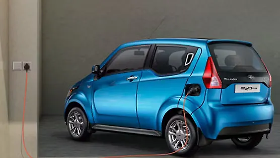 Mahindra e2o PLUS Left Rear Three Quarter Mahindra e2o PLUS Left Rear Three Quarter