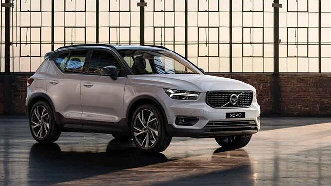 Discontinued XC40 [2018-2022] T4 R-Design on road Price | Volvo XC40 ...