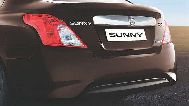 Nissan Sunny Exterior