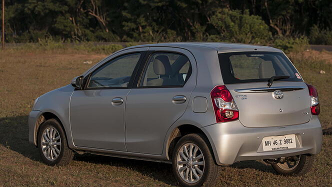 Toyota Etios Liva [2014-2016] G Price in India - Features, Specs and ...