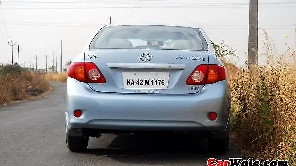 Discontinued Toyota Corolla Altis [2011-2014] Price, Images, Colours ...