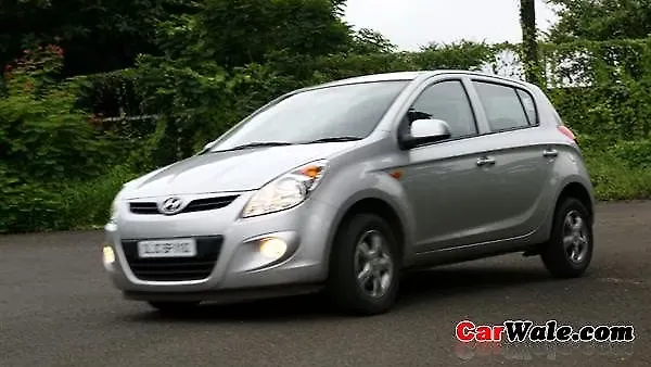Hyundai I 08 10 Magna 1 4 Crdi 6 Speed Price In India Features Specs And Reviews Carwale