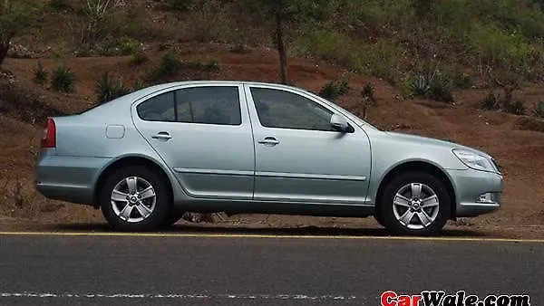 Skoda Laura Left Side View