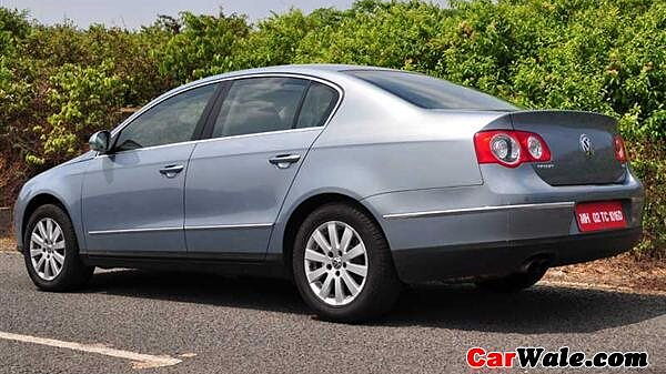 Discontinued Volkswagen Passat [2007-2014] Price, Images, Colours & Reviews  - CarWale