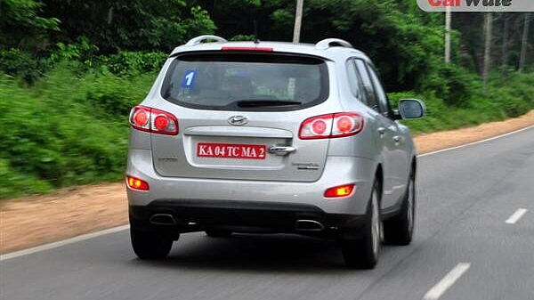 Hyundai Santa Fe [2011-2014] Rear View
