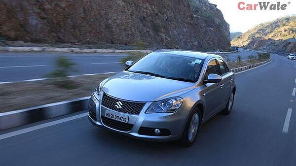 Maruti Kizashi Price - Images, Colors & Reviews - CarWale