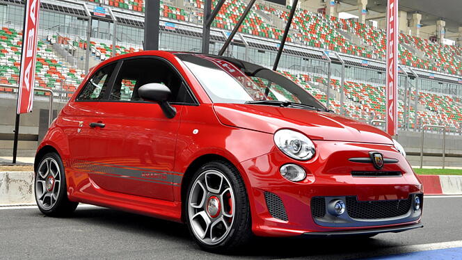 Fiat 500 Abarth 595 Competizione On Road Price (Petrol), Features