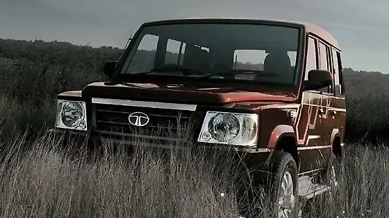 Tata Sumo Gold Photo Tata Sumo Left Front Three Quarter