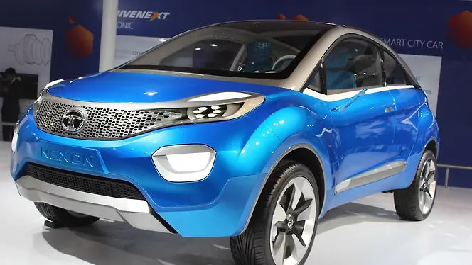 Tata Nexon [2017-2020] Left Front Three Quarter