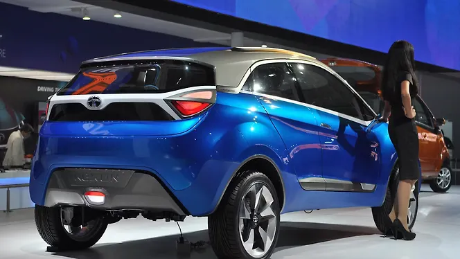 Tata Nexon [2017-2020] Right Rear Three Quarter