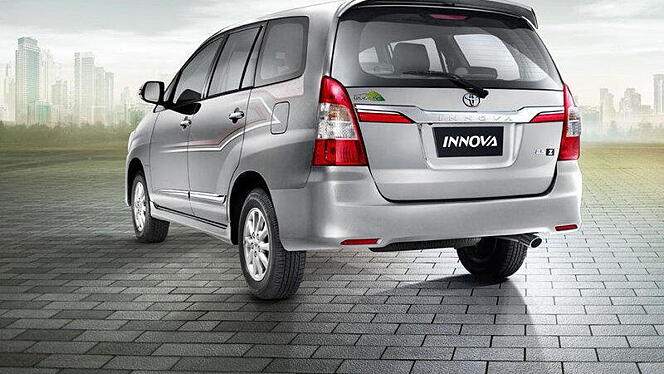 Toyota Innova [2015-2016] Rear View