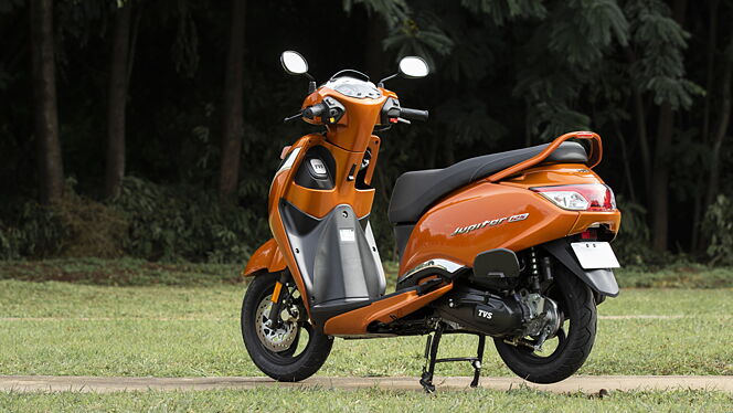 TVS Jupiter 125 Left Rear Three Quarter