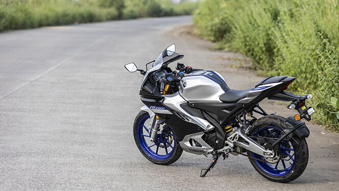 Yamaha R15 V4 Price Mileage Images Colours BikeWale