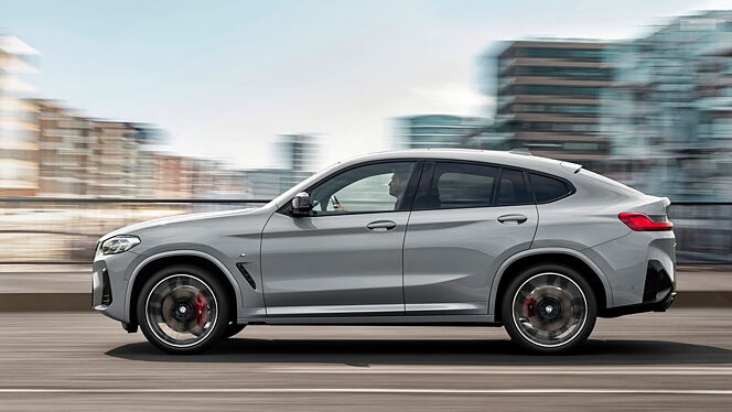 BMW X4 [2022-2023] Left Side View