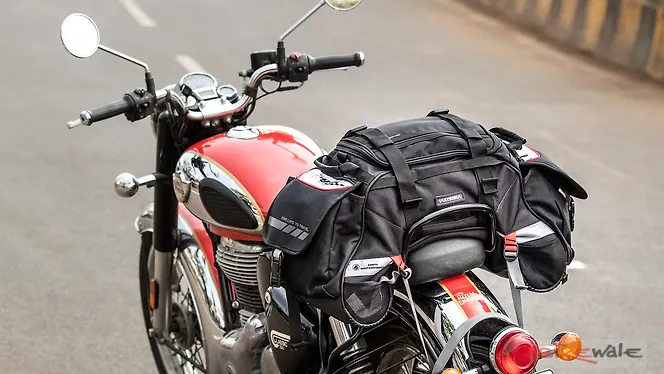 Royal Enfield Classic 350 Left Rear Three Quarter