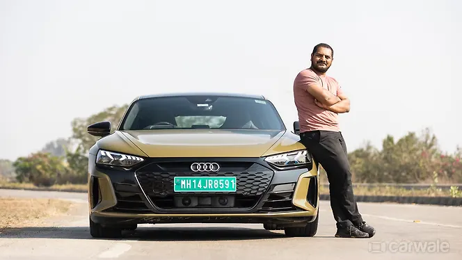 Audi e-tron GT Right Front Three Quarter