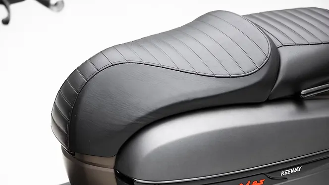 Keeway Sixties 300i Seat