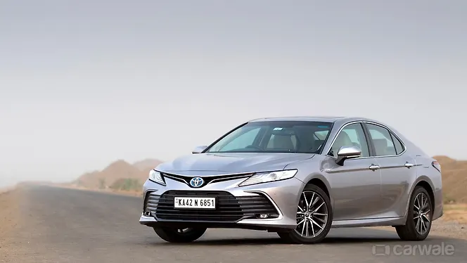 Toyota Camry Price - Images, Colours & Reviews - CarWale