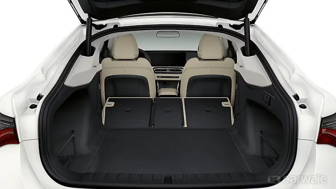 BMW i4 Bootspace