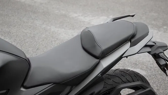 Honda CB300F Seat