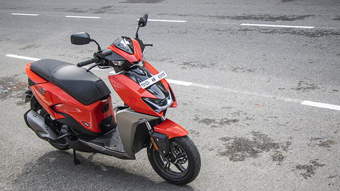 Hero Xoom Price - Mileage, Images, Colours | BikeWale