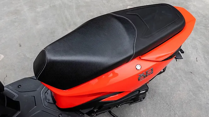 Hero Xoom 110 Seat