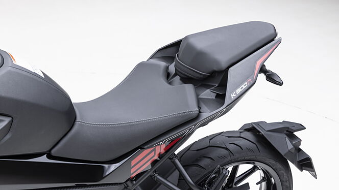 Keeway K300 N Bike Seat