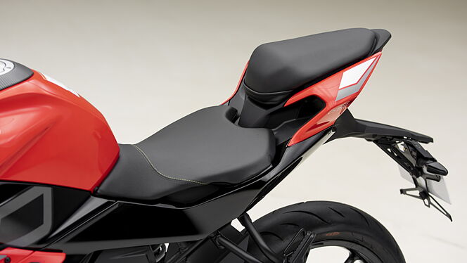 Keeway K300 R Bike Seat